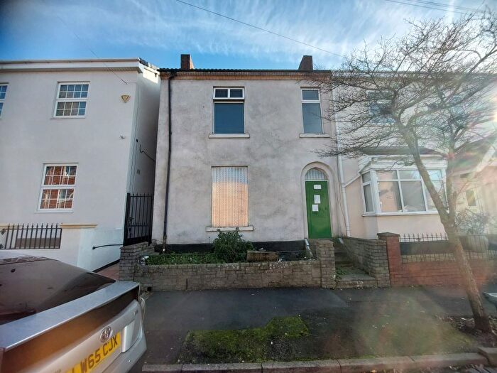 4 Bedroom Semi-Detached House For Sale In Bagnall Street, West Bromwich, B70