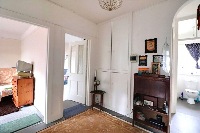 3 Bedroom Flat To Rent In Summerland Avenue, Minehead, Somerset, TA24