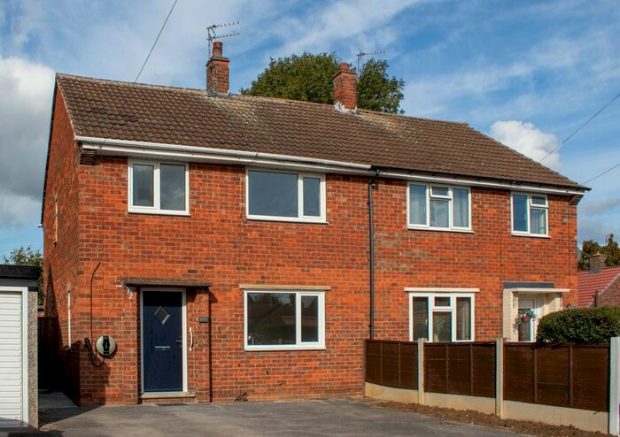 3 Bedroom Semi-Detached House To Rent In Coniston Road, Long Eaton, Nottingham, NG10