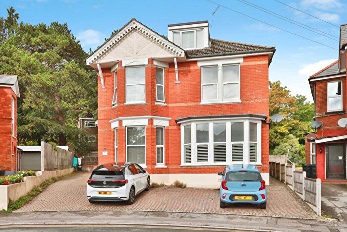 2 Bedroom Flat For Sale In Westbourne Park Road, Bournemouth, Dorset, BH4