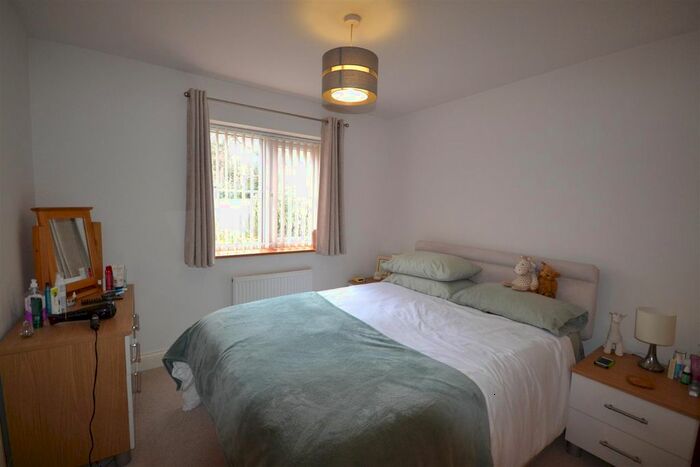 2 Bedroom Flat To Rent In Collington Avenue, Bexhill-On-Sea TN39