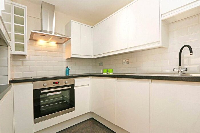 4 Bedroom House To Rent In Wynter Street, Battersea, London, SW11