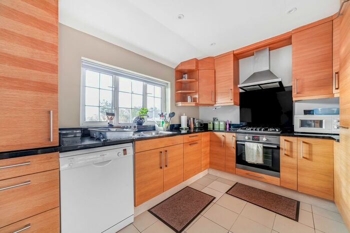 2 Bedroom Flat To Rent In Whitefriars Avenue, Harrow, HA3