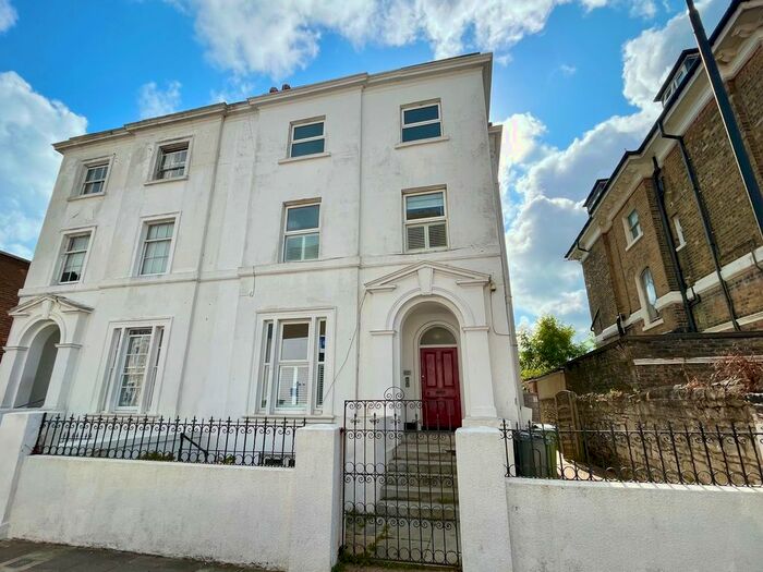 2 Bedroom Flat To Rent In George Street, Ryde, PO33