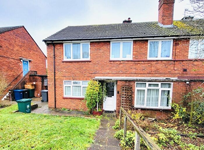 2 Bedroom Maisonette For Sale In Kenilworth Road, Edgware, HA8