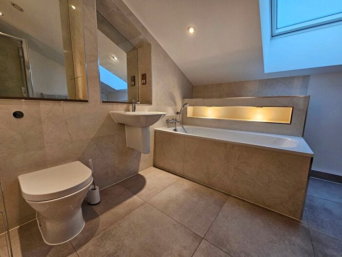 1 Bedroom Flat To Rent In Fraser Road, Perivale, Greenford, UB6