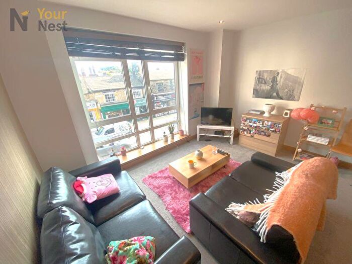 2 Bedroom Apartment To Rent In Apartment, The Lounge Apartments, Headingley, LS6