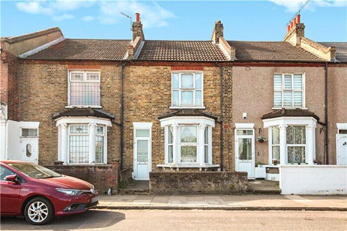 3 Bedroom Terraced House For Sale In Brewery Road, London, SE18