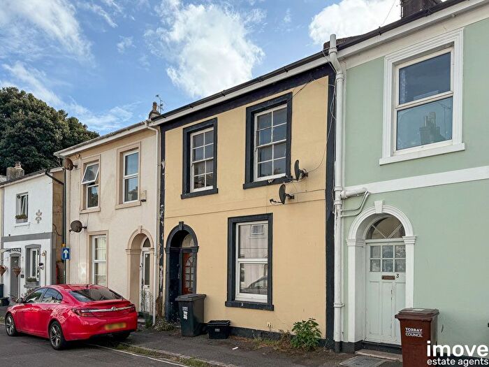 2 Bedroom Flat For Sale In Magdalene Road, Torquay, TQ1