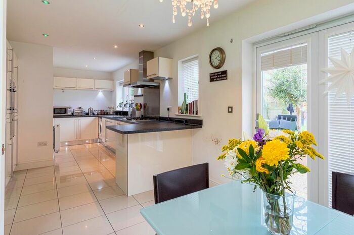 5 Bedroom Detached House For Sale In Bursary Court, Dringhouses, York, YO24