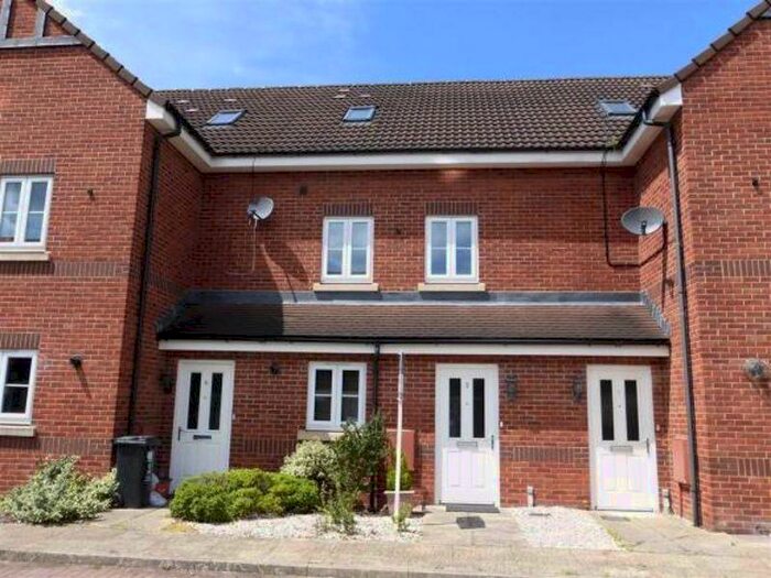 3 Bedroom Terraced House To Rent In Bedroom Property To Rent, Pavilion Close, Town Centre, SN1