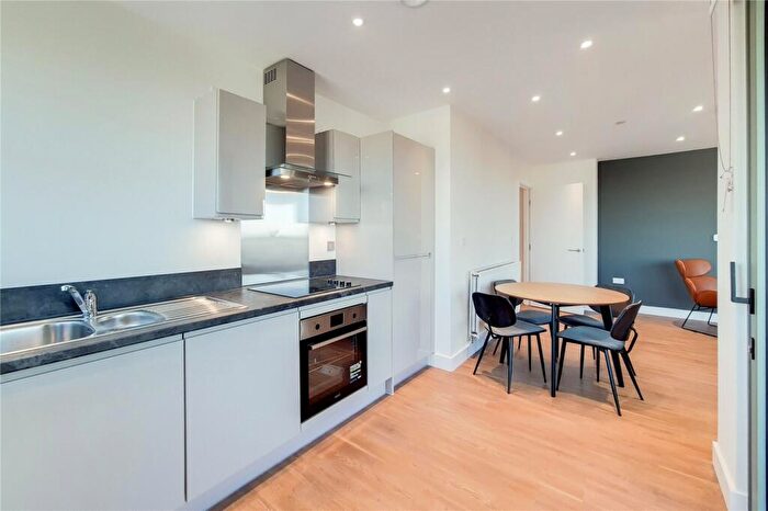 2 Bedroom Apartment To Rent In Green Street, London, NW10