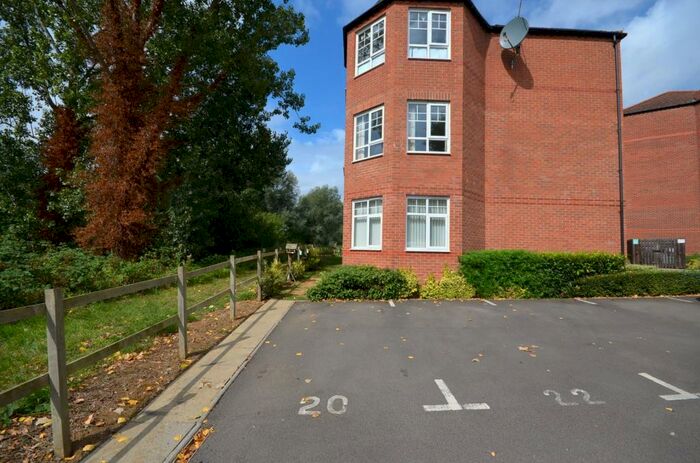 2 Bedroom Flat To Rent In Lakeview Court, Wildacre Drive, Northampton, NN3