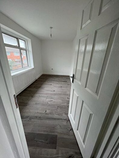 5 Bedroom Detached House To Rent In Hazelmere Close, Feltham, TW14