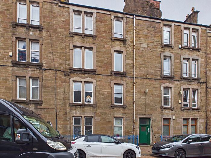 2 Bedroom Flat To Rent In Park Avenue, Stobswell, Dundee, DD4