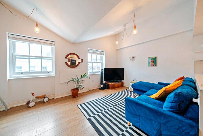 1 Bedroom Flat For Sale In Denmark Hill, Camberwell, London, SE5