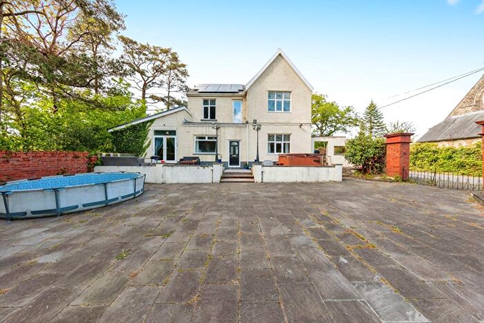 4 Bedroom Detached House For Sale In Mountain Road, Upper Brynamman, Carmarthenshire, SA18