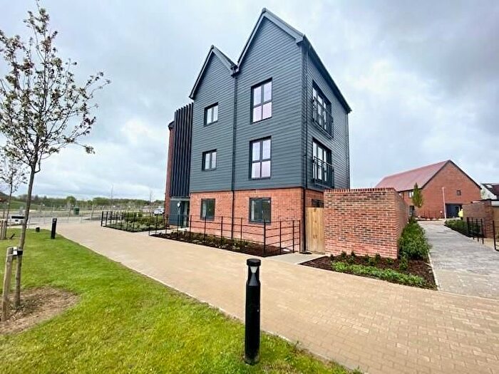 1 Bedroom Flat To Rent In Limelight Walk, Kingshill, ME19