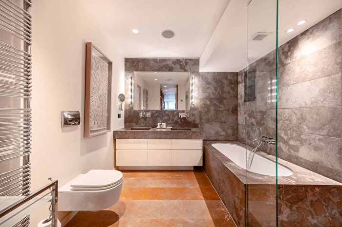 3 Bedroom Mews To Rent In Napier Place, Holland Park, London, W14