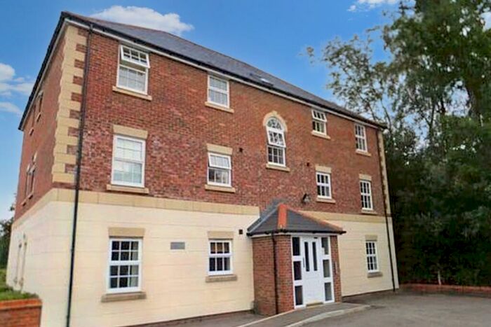 2 Bedroom Flat To Rent In Angevin Court, Harrow Road, Fleet, Hampshire, GU51