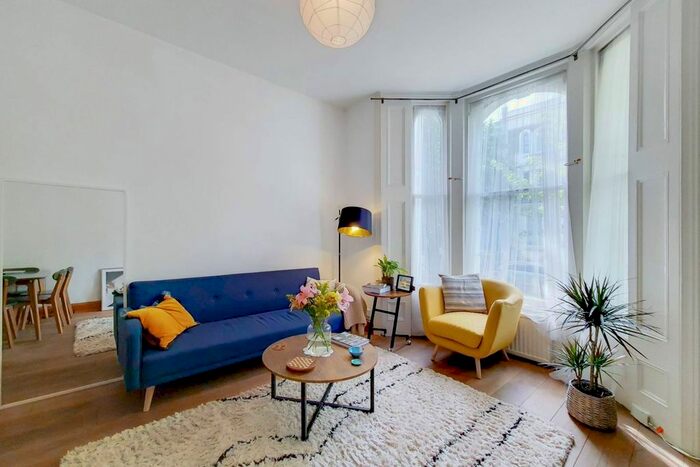 1 Bedroom Flat To Rent In Chesterton Road, Portobello, London, W10