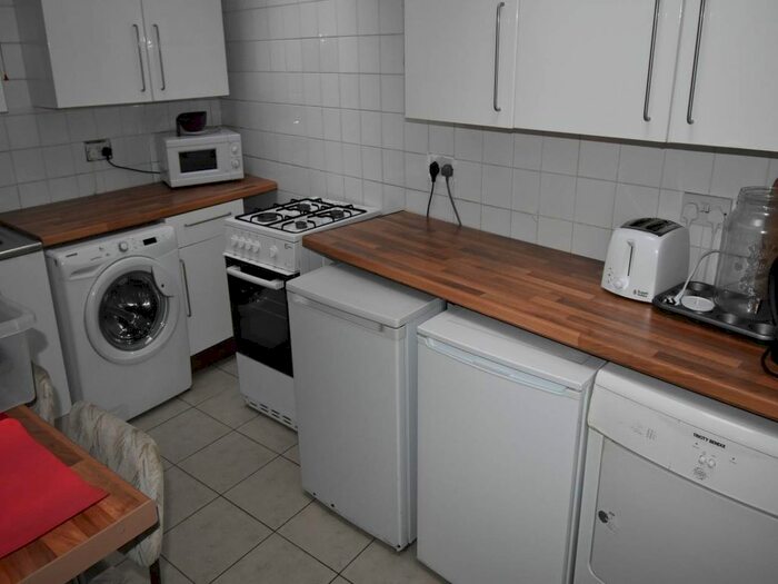 3 Bedroom Property To Rent In Eaton Crescent, Uplands, Swansea, SA1