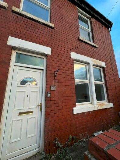 2 Bedroom End Of Terrace House To Rent In Lever Street, Blackpool, FY3