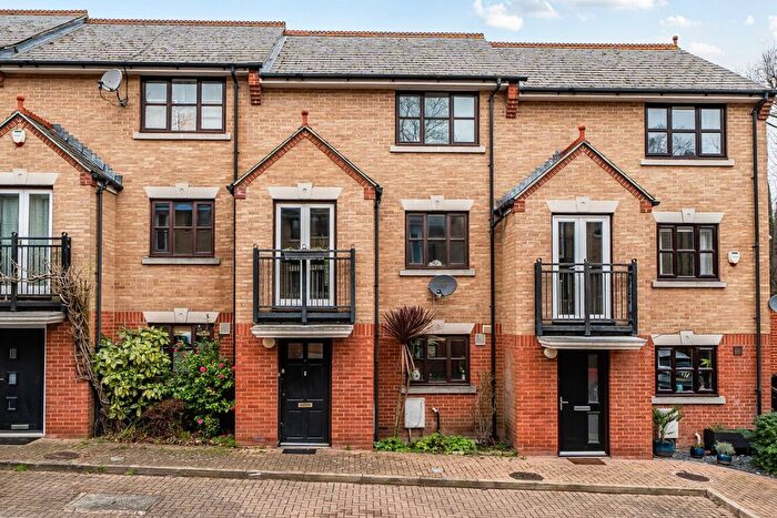4 Bedroom Terraced House For Sale In New Green Place, Crystal Palace, London, SE19