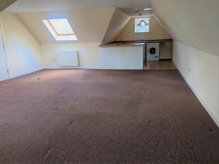 2 Bedroom Flat To Rent In Coupar Angus Road, Dundee, DD2