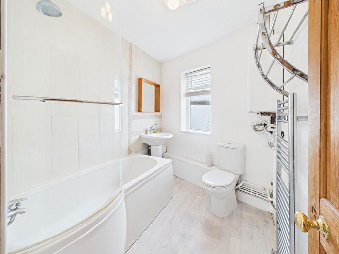 1 Bedroom Flat To Rent In St Georges Place, Cheltenham, Gloucestershire, GL50