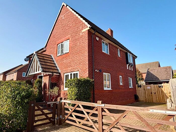 4 Bedroom Detached House For Sale In Blackthorn Crescent, Brixworth, Northamptonshire, NN6