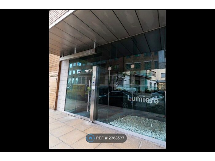 2 Bedroom Flat To Rent In City Road East, Manchester, M15