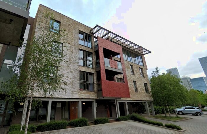 3 Bedroom Apartment To Rent In Blondin Way, Surrey Quays, London, SE16