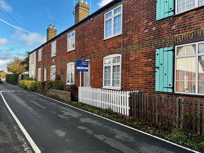 3 Bedroom Semi-Detached House For Sale In Ship Road, Burnham-On-Crouch, CM0