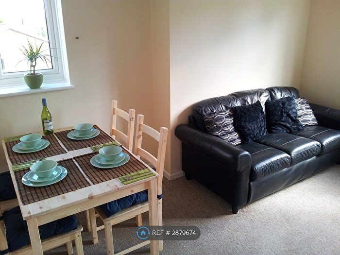 2 Bedroom Flat To Rent In Milton Walk, Houghton Regis, Dunstable, LU5