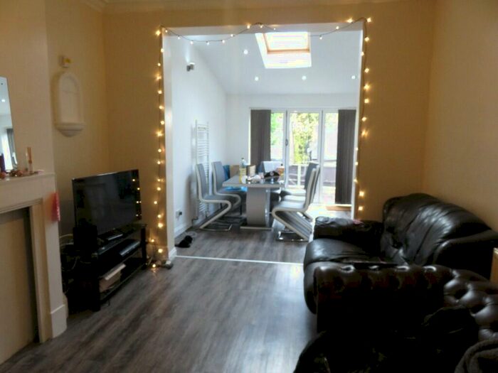 6 Bedroom Semi-Detached House To Rent In Harrington Drive, Nottingham, Nottinghamshire, NG7