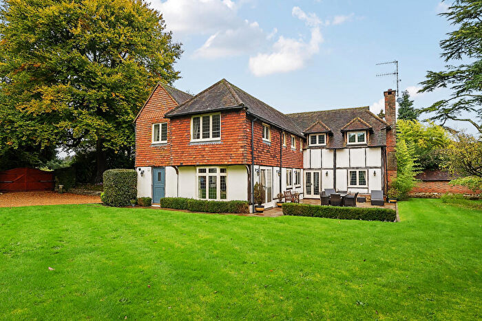 6 Bedroom Detached House For Sale In Gravelpits Lane, Gomshall, GU5