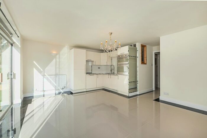 2 Bedroom Flat To Rent In Thrale Road, London, SW16