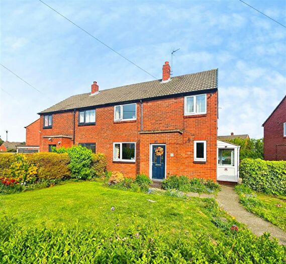 3 Bedroom Semi-Detached House For Sale In Cotswold Road, Rothwell, Leeds, LS26
