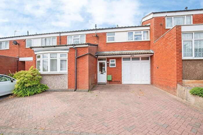 3 Bedroom Terraced House For Sale In Pear Tree Avenue, Kingsbury, B78