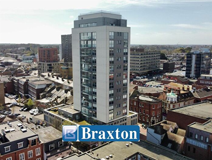 Studio To Rent In Queen Street, Maidenhead, Berkshire, SL6