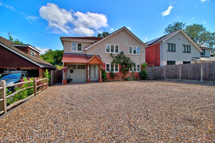 5 Bedroom Detached House For Sale In Barkham Road, Wokingham, RG41