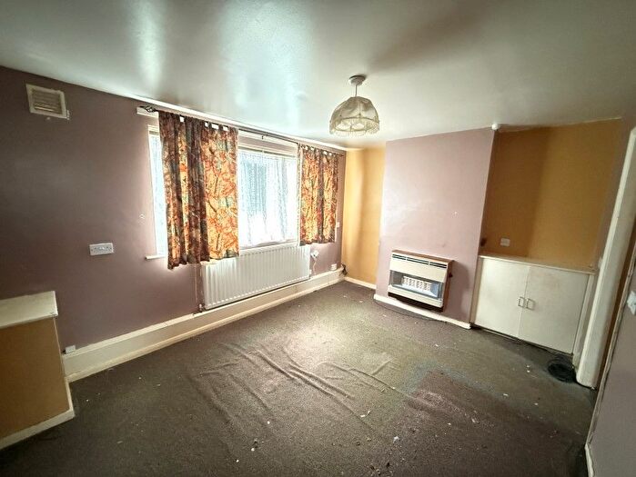 1 Bedroom Flat For Sale In Lyndhurst Gardens, Carlisle, Cumbria, CA2