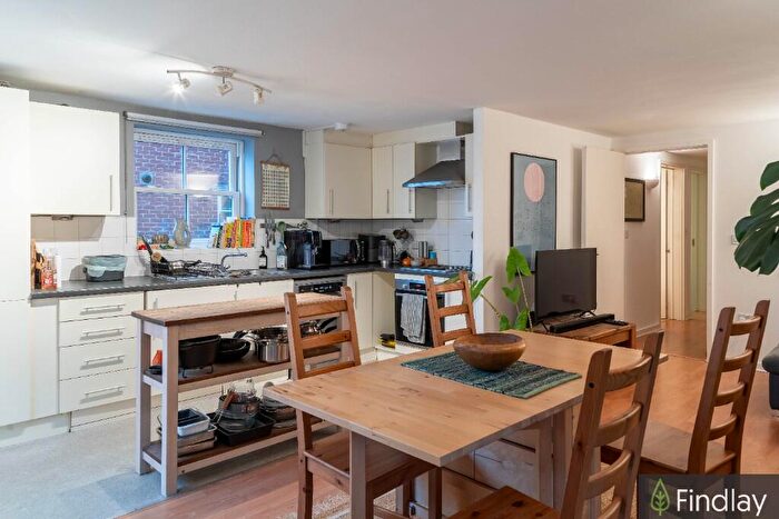 2 Bedroom Apartment To Rent In Martello Street, London, E8