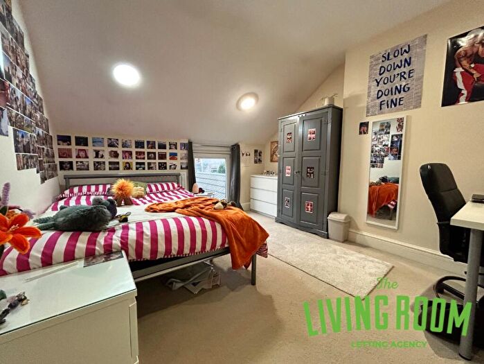 3 Bedroom Flat To Rent In Gwydr Crescent, Uplands, Swansea, SA2
