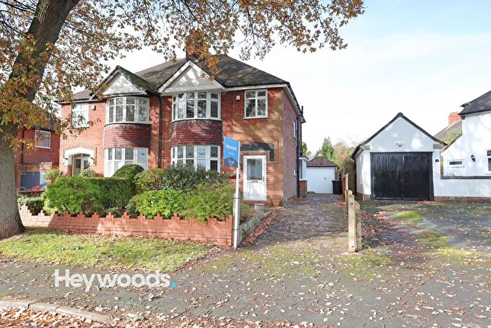 3 Bedroom Semi Detached House To Rent In Chester Crescent, Newcastle-Under-Lyme, Staffordshire, ST5