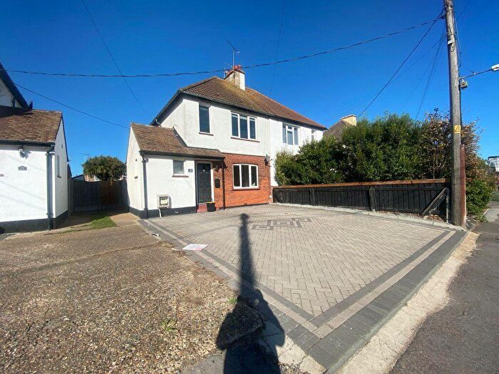 3 Bedroom House To Rent In Barrow Hall Road-Wakering :Online Registration, SS3