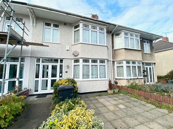 Terraced House To Rent In Stoneleigh Crescent, Bristol, BS4