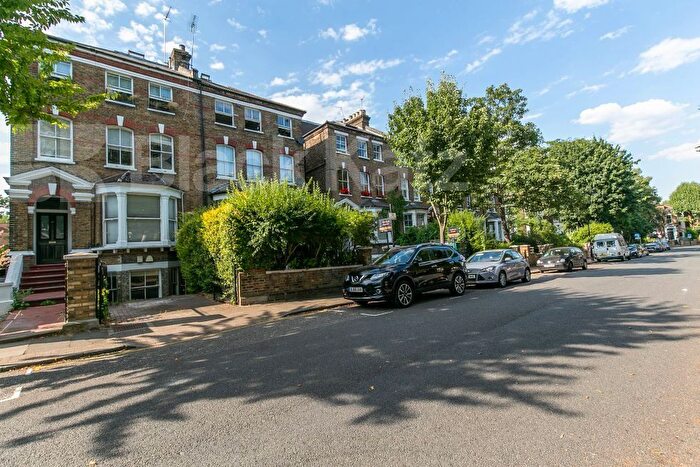 3 Bedroom Flat To Rent In Hartham Road, Hillmarton Conservation Area, N7
