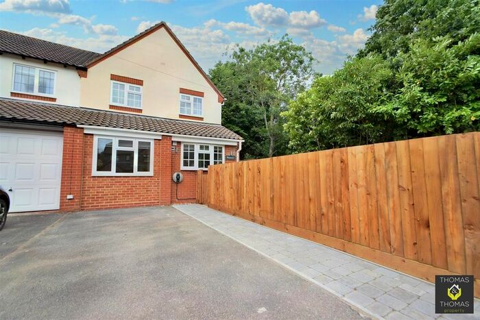 3 Bedroom Semi-Detached House To Rent In Stoke Road, Bishops Cleeve, Cheltenham, GL52